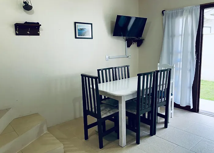 Townhouse Composta Por 4 Triplex Duas Suites A Duas Quadras Do Mar