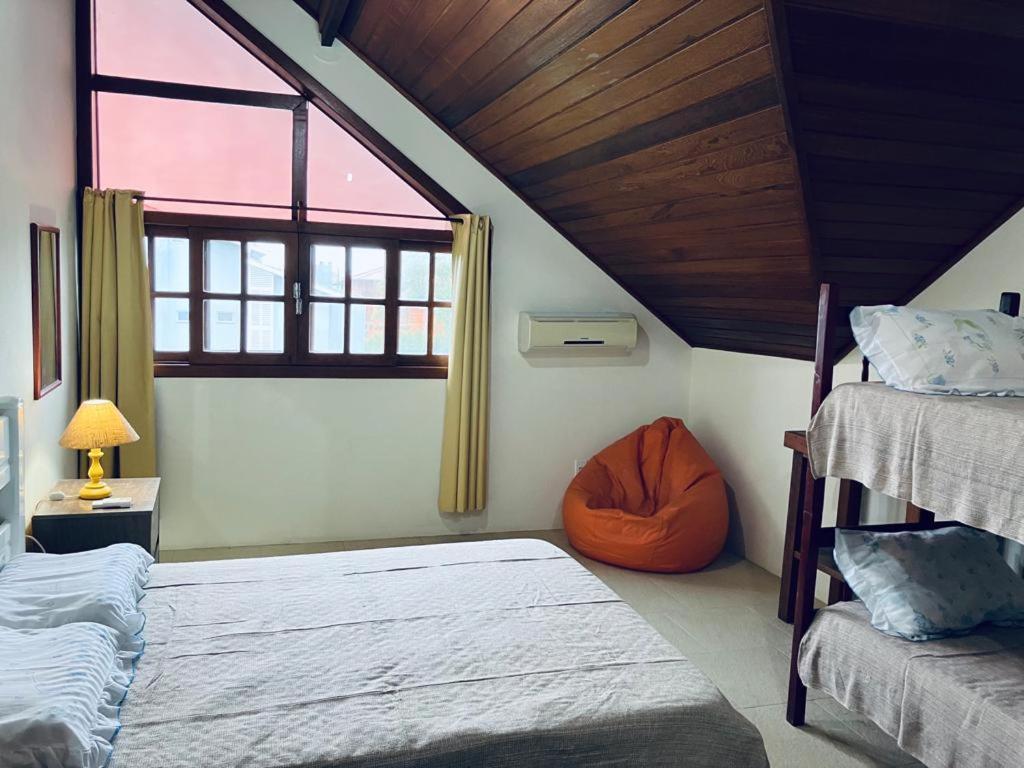 Townhouse Composta Por 4 Triplex Duas A Duas Quadras Do Mar