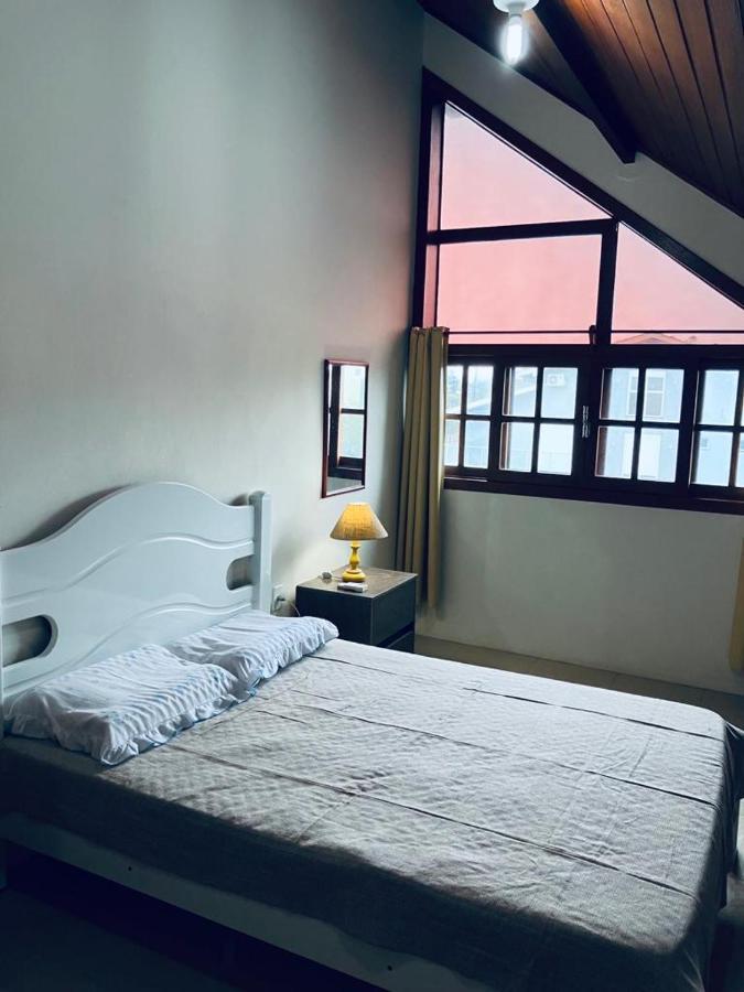 Townhouse Composta Por 4 Triplex Duas A Duas Quadras Do Mar