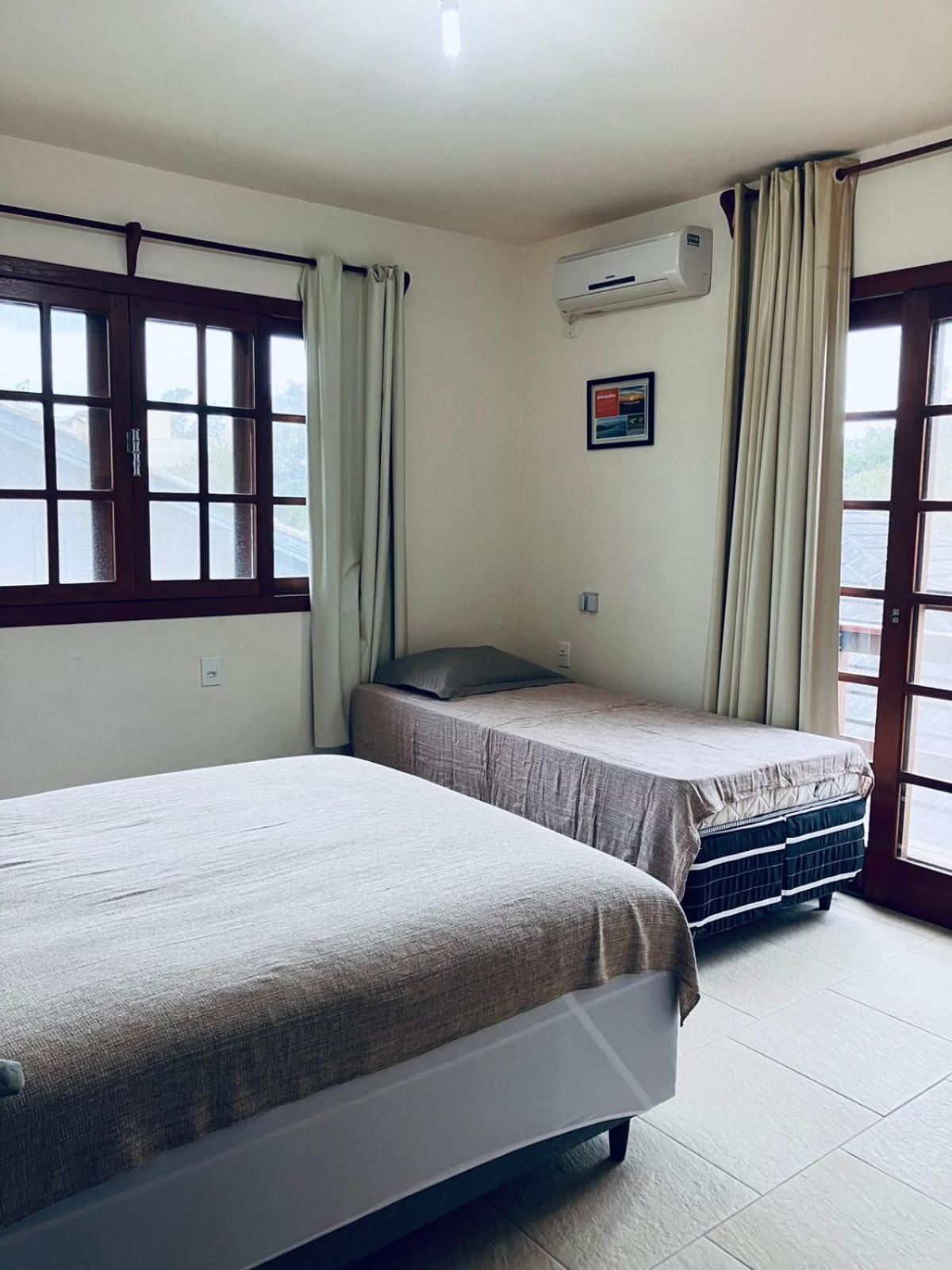 Townhouse Composta Por 4 Triplex Duas A Duas Quadras Do Mar