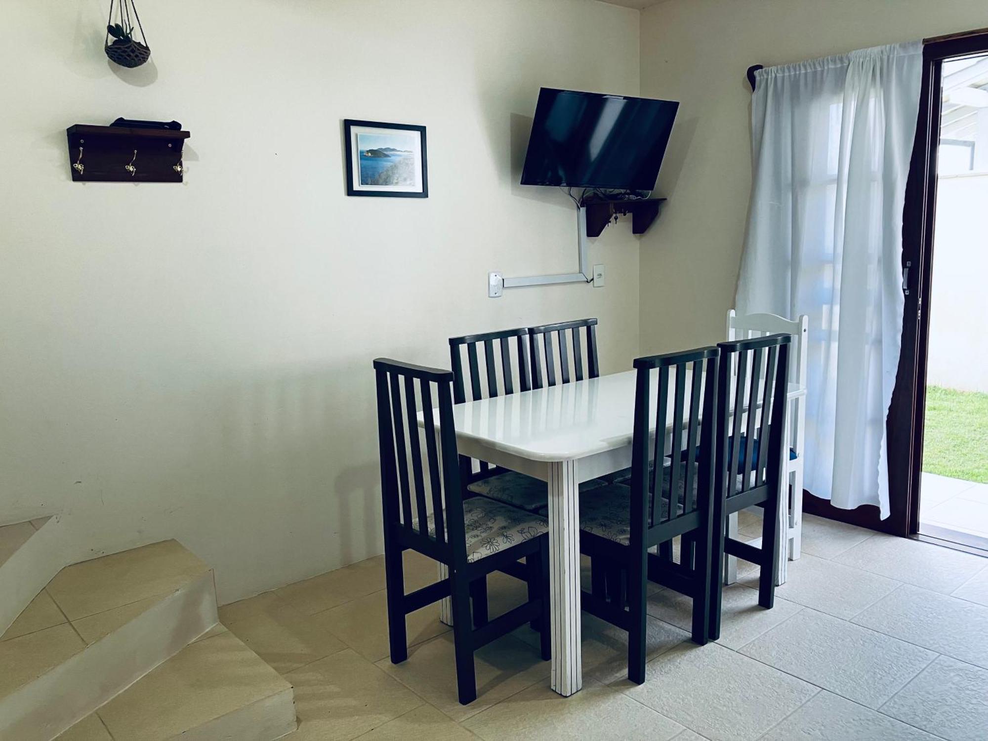 Townhouse Composta Por 4 Triplex Duas A Duas Quadras Do Mar *